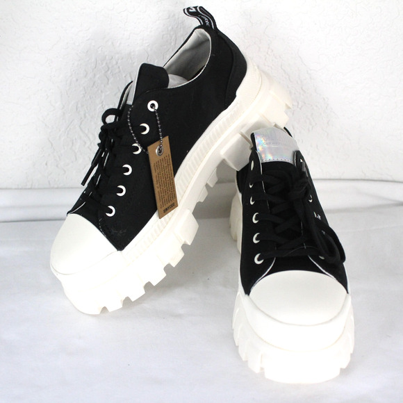 Palladium Women's Revolt Lo Tx Sneaker Size 8 NIB Platform - Picture 1 of 6